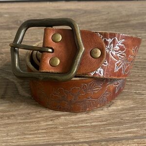 VTG Lucky Brand Leather Belt Women’s S Floral Embossed Western Brown Silver Boho